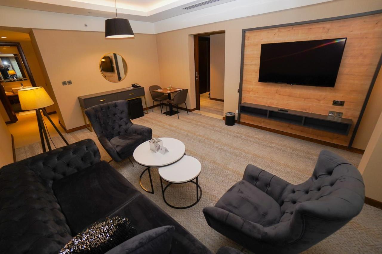 The Grand Lux Hotel 도하 외부 사진