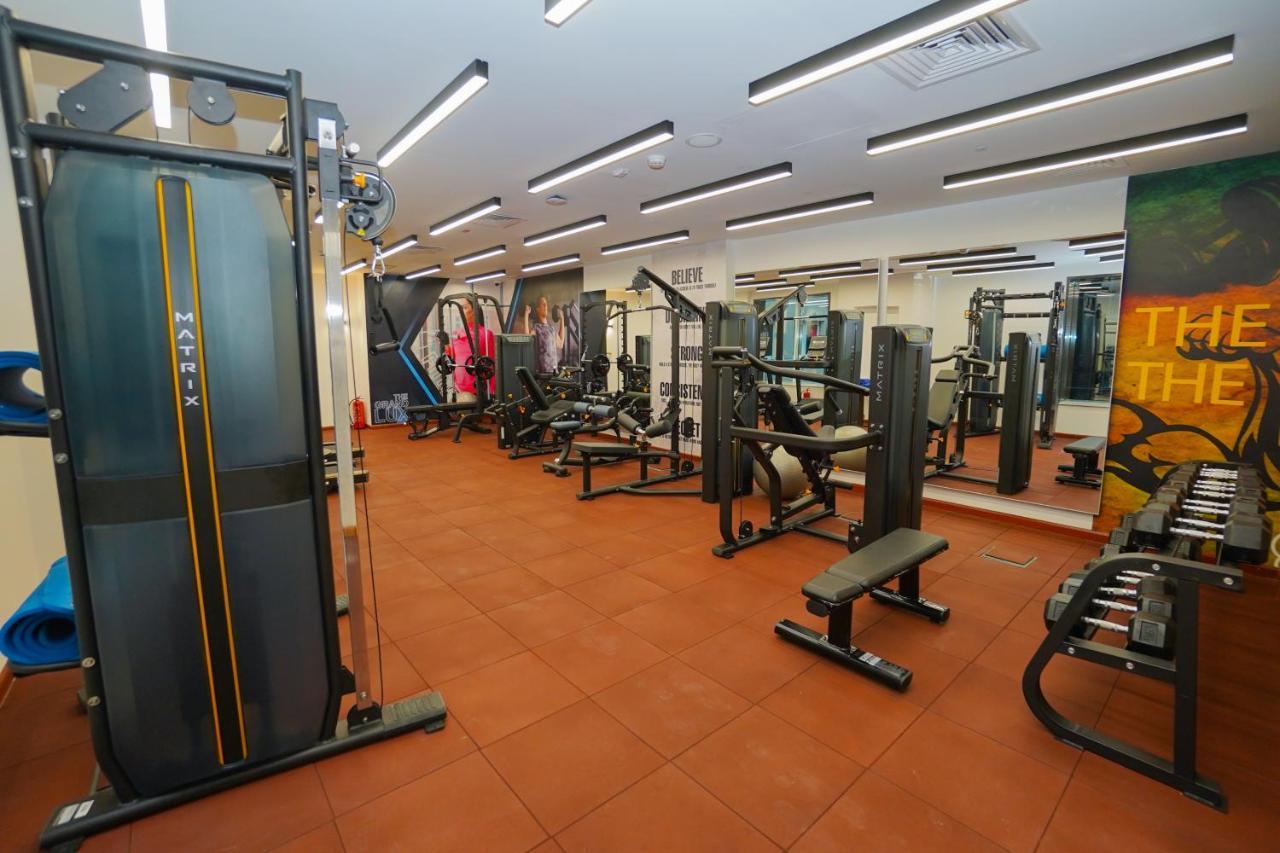 The Grand Lux Hotel 도하 외부 사진 The gym at the hotel